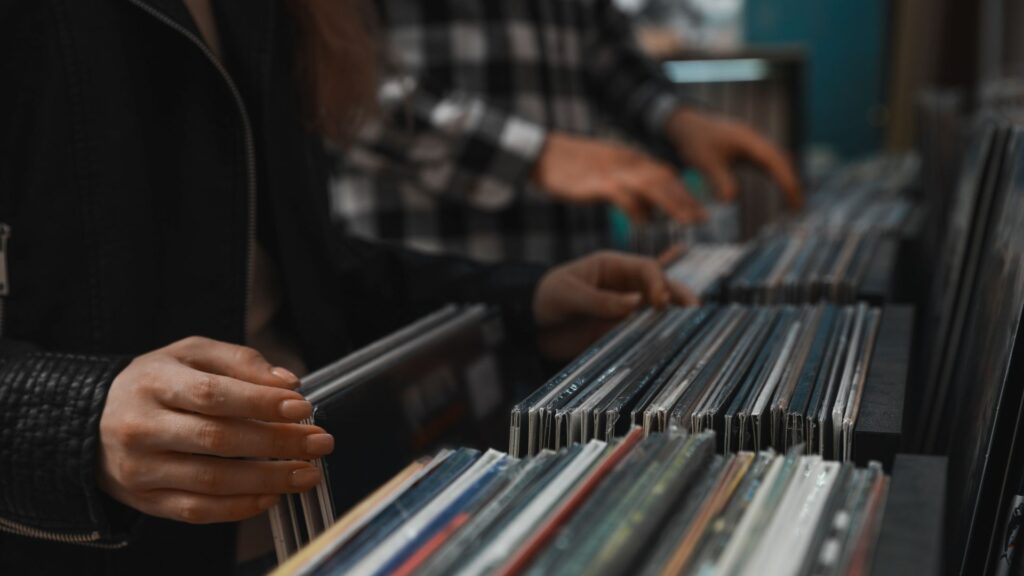 15 Tips and Creative Solutions on How to Store Vinyl Records Safely