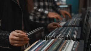 15 Tips and Creative Solutions on How to Store Vinyl Records Safely