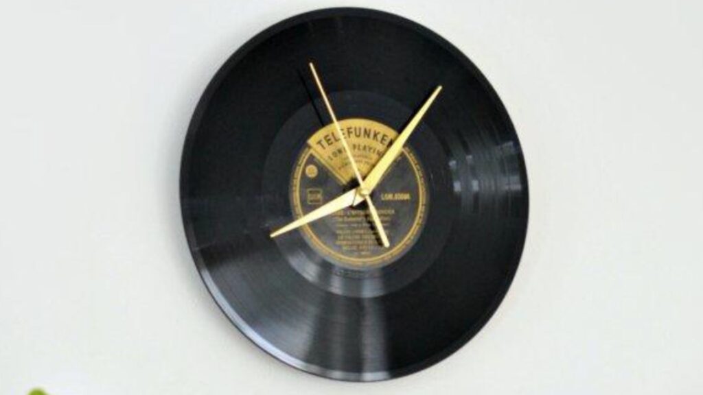 What to Do With Unwanted Vinyl Records: Smart, Creative Ways to Clear the Clutter